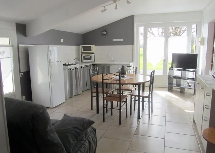 De La Seugne Pres De Jonzac Clion (Charente-Maritime)