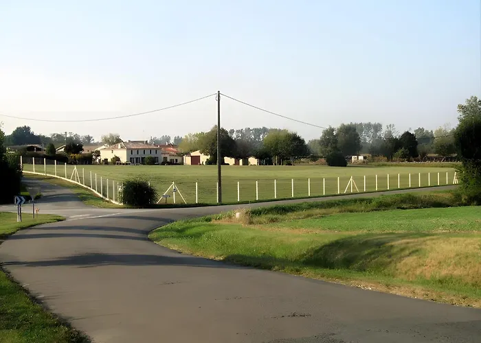 De La Seugne Pres De Jonzac * Clion (Charente-Maritime)